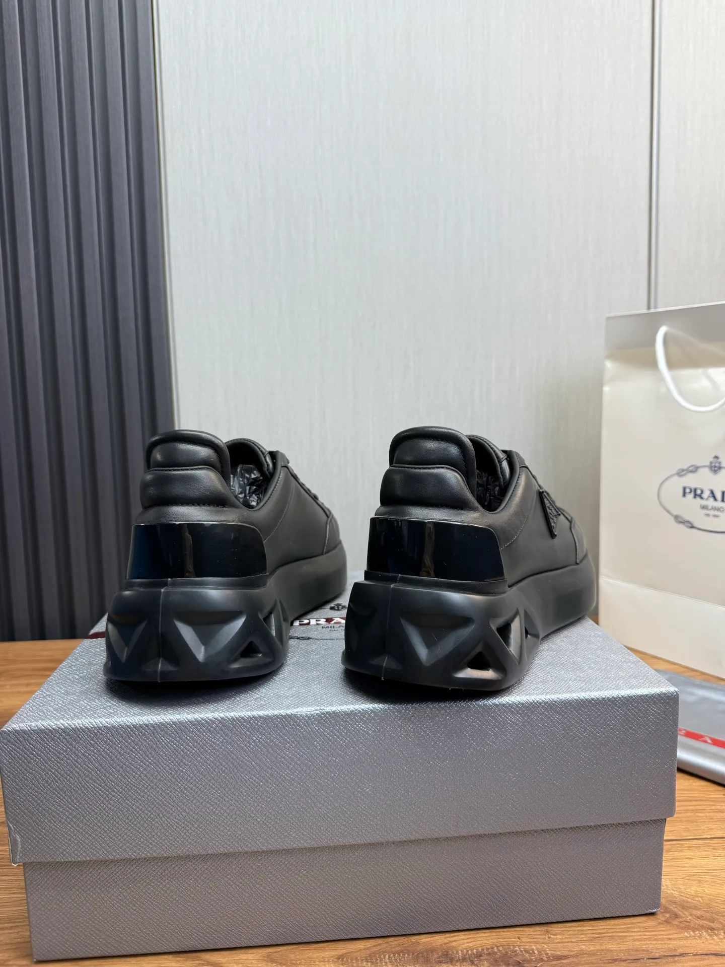 Men's shoes 💰660💰 [PRADA] Men's shoes are popular in the counter, high-quality shipments ✔️Official website synchronization, original imported cowhide + cowhide lining, 1⃣️ratio 1⃣️reproduction, original sole, 38-45
